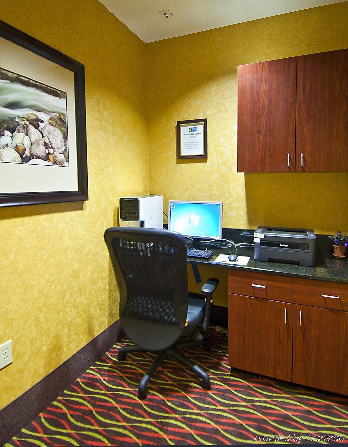 Holiday Inn Express & Suites Tupelo By Ihg Facilities photo