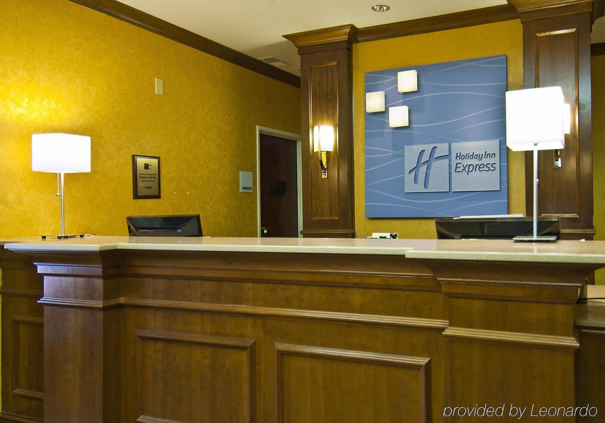 Holiday Inn Express & Suites Tupelo By Ihg Interior photo